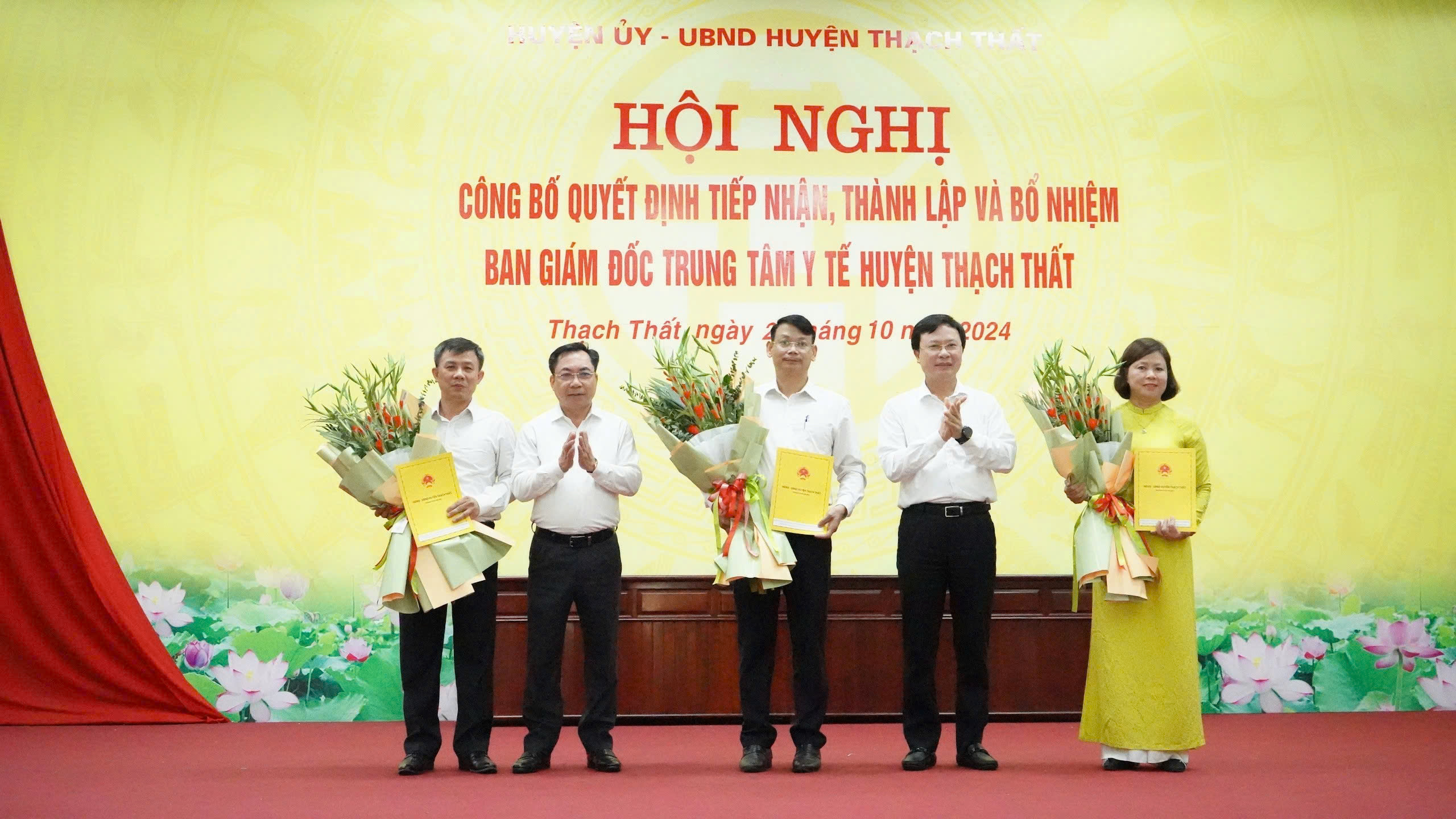 Hội nghị công bố Quyết định tiếp nhận, thành lập và bổ nhiệm Ban giám đốc Trung tâm y tế huyện Thạch Thất