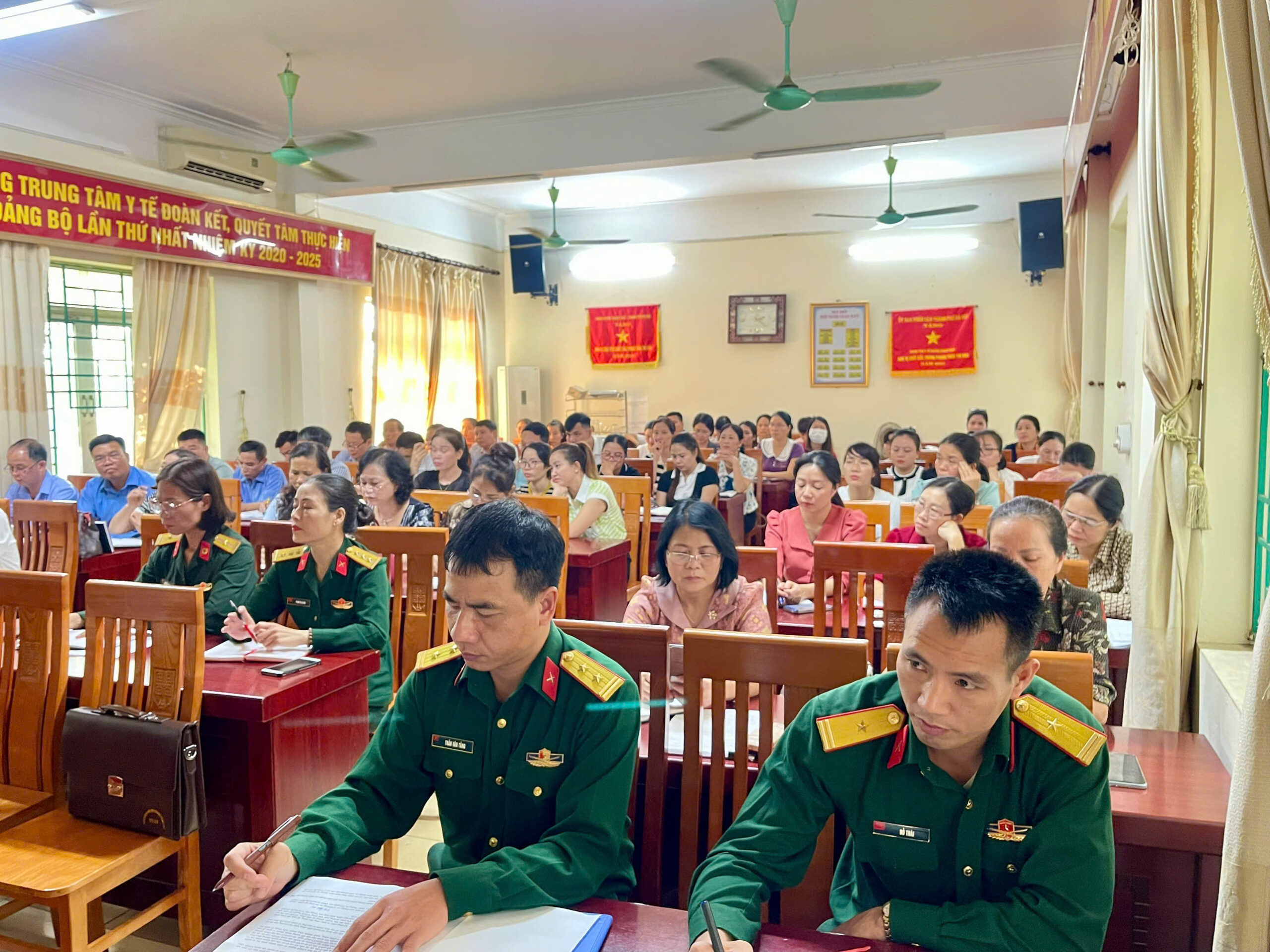 Chiều ngày 1/11/2024, Thạch Thất tổ chức triển khai kế hoạch khám sơ tuyển nghĩa vụ quân sự, nghĩa vụ công an năm 2025.