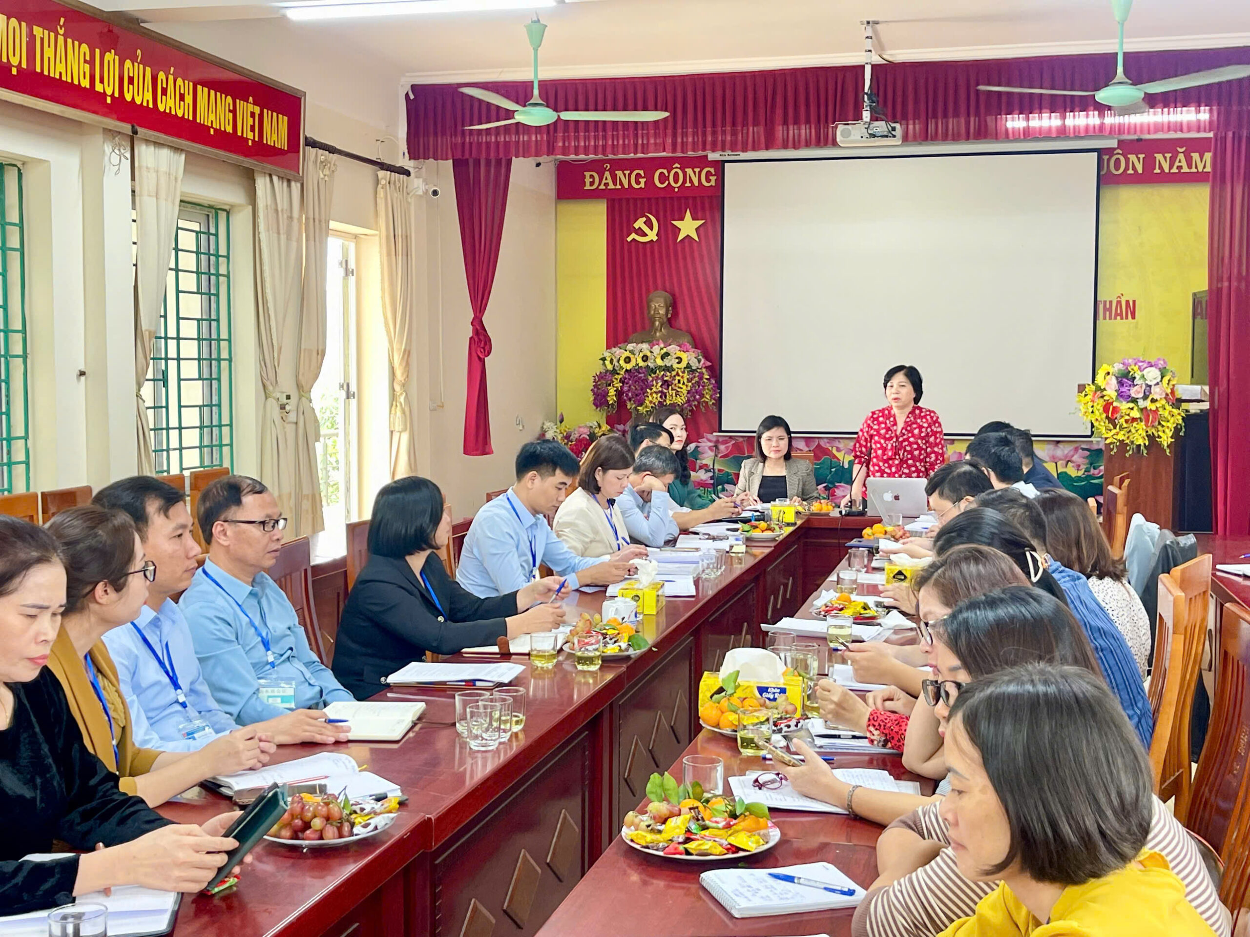 Trung tâm Y tế huyện Thạch Thất hoàn thành xuất sắc nhiệm vụ Y tế năm 2024