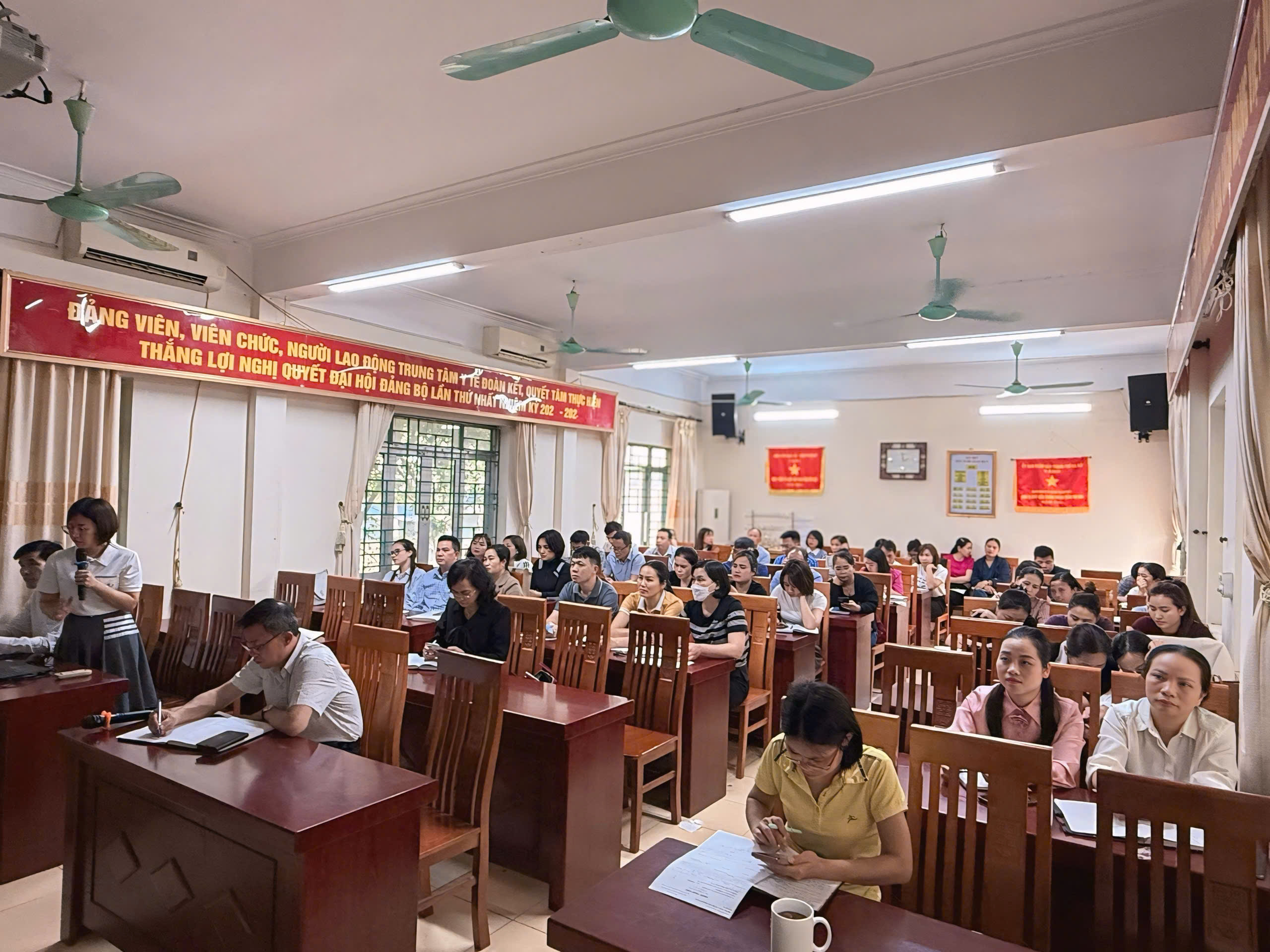 Trung tâm Y tế huyện Thạch Thất tổ chức  giao ban công tác Dược, công tác khám bệnh, chữa bệnh quý 1 năm 2025.