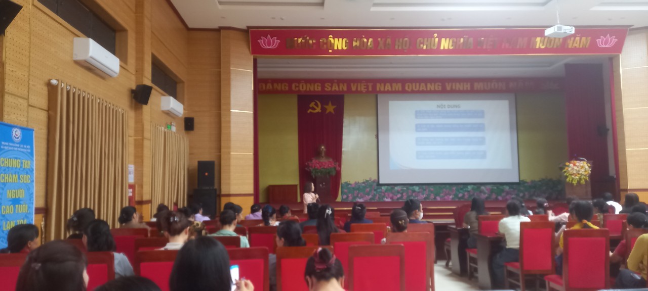 Trạm Y tế xã Tây Phương: Tập huấn kiến thức sàng lọc trước sinh, sơ sinh cho đội ngũ cộng tác viên dân số
