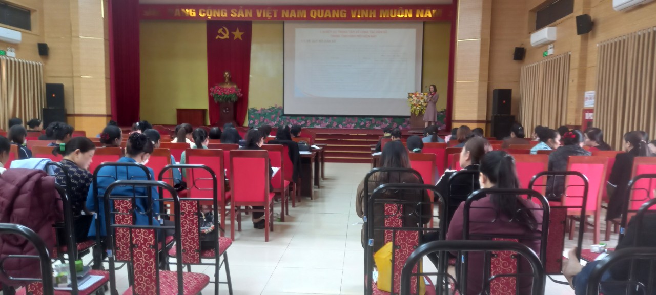 Trạm Y tế xã Tây Phương: Tập huấn kiến thức chuyên môn nghiệp vụ về công tác dân số cho cộng tác viên dân số