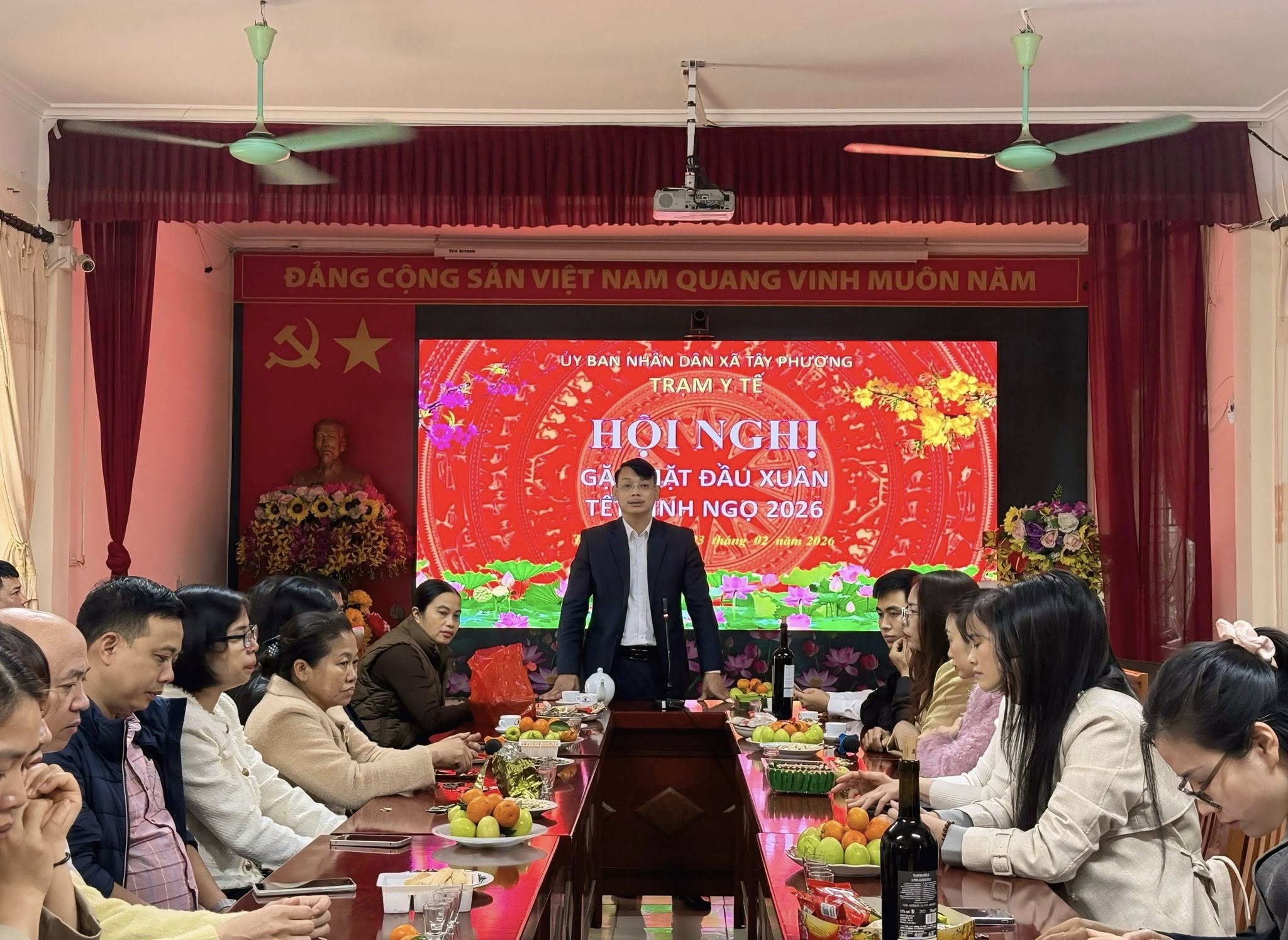 Trạm Y tế xã Tây Phương gặp mặt đầu xuân 2026